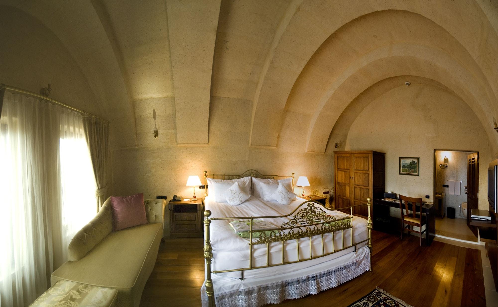 Cappadocia Cave Resort & Spa Uchisar Bilik gambar